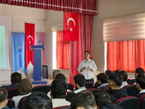 Makine ve Metal Teknolojileri Bölümü Öğrencilerine Oryantasyon Eğitimi Verildi